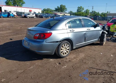 2010 Chrysler Sebring Touring z USA, uszkodzony, nr VIN 1C3CC4FB0AN128655